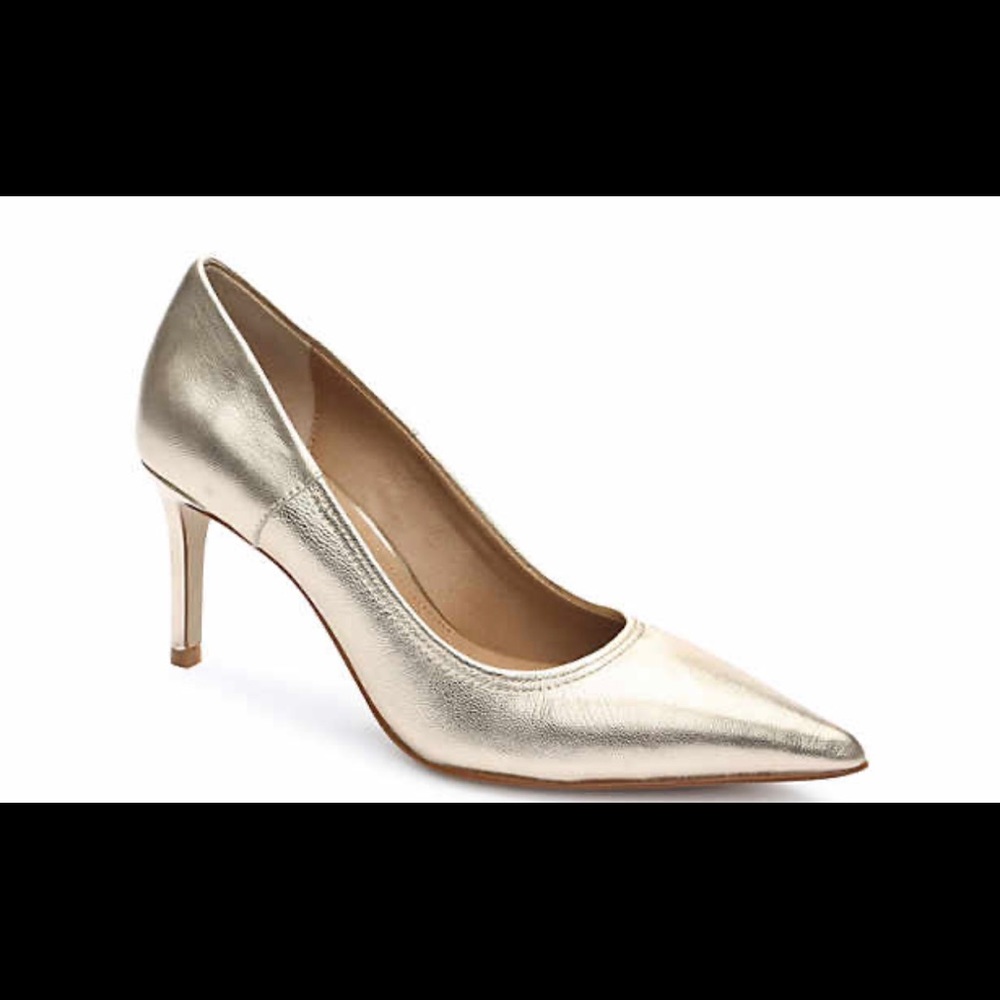 Brand New Tahari Peyton Gold Leather Pumps